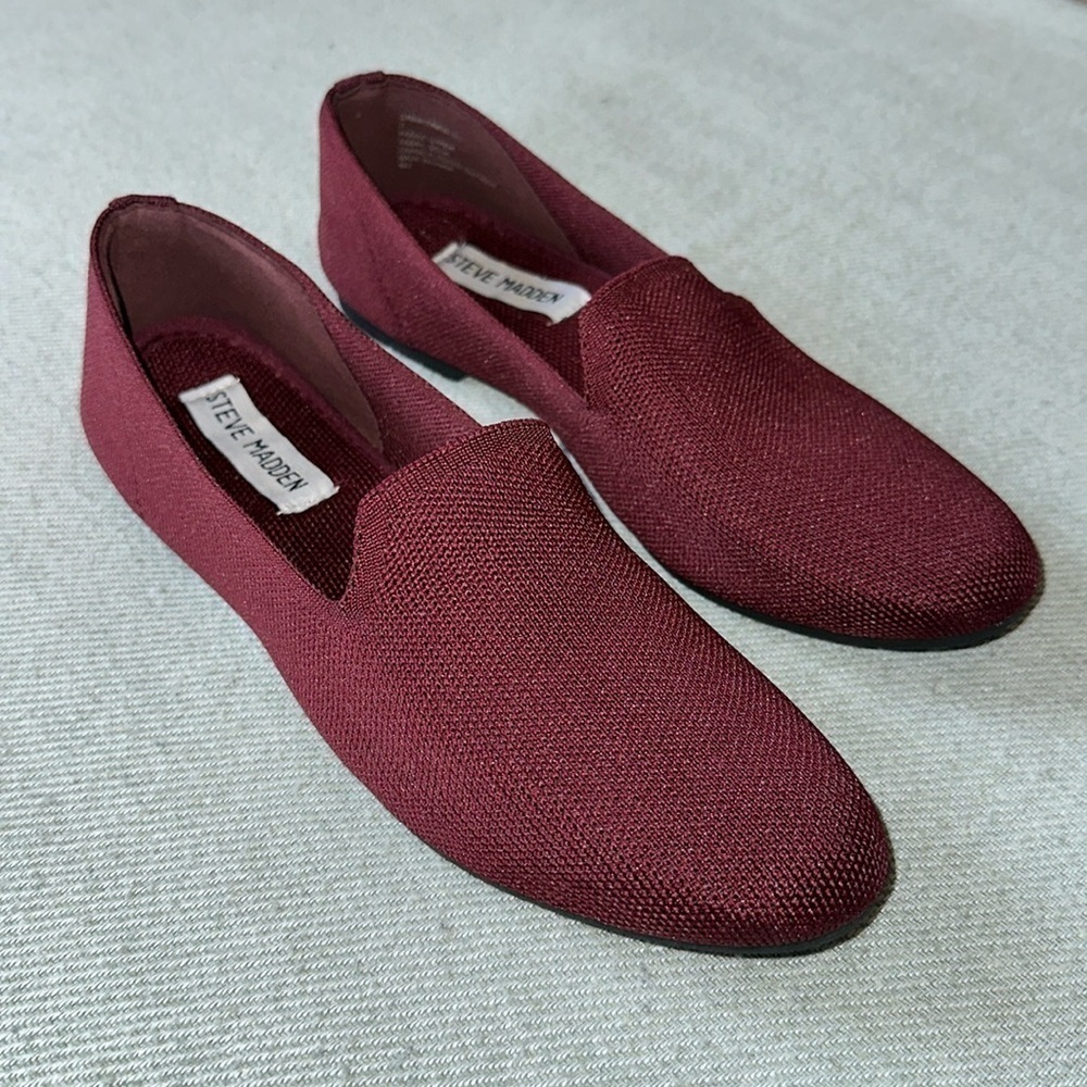 Steve Madden Slip  On Sabin Flats